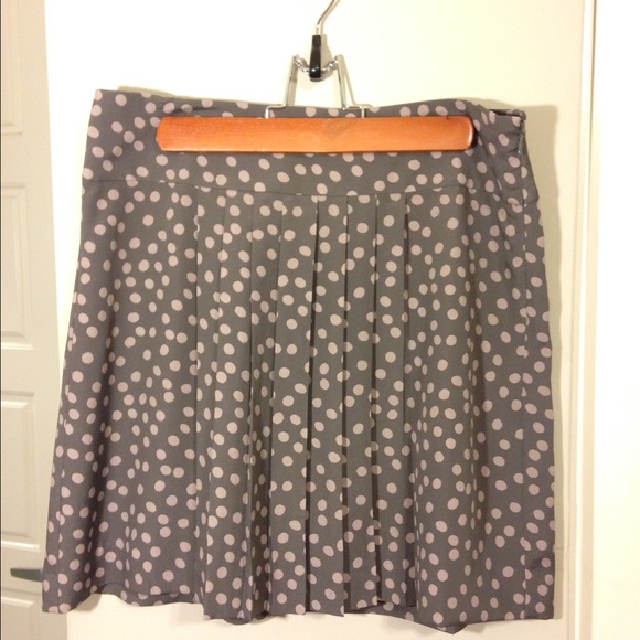 Polka dot grey and pink skirt.