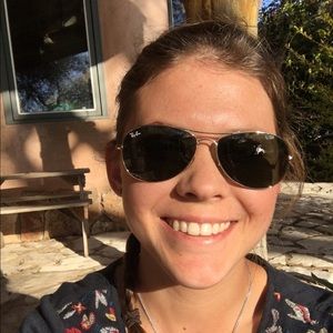 Meet your Posher, Leah