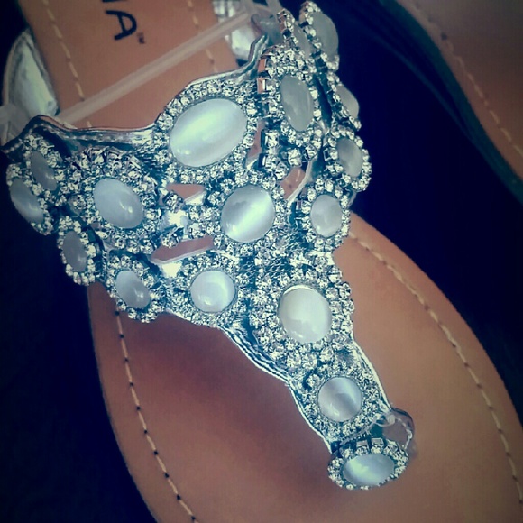 Rhinestone Thong Flat Sandals - Picture 2 of 3