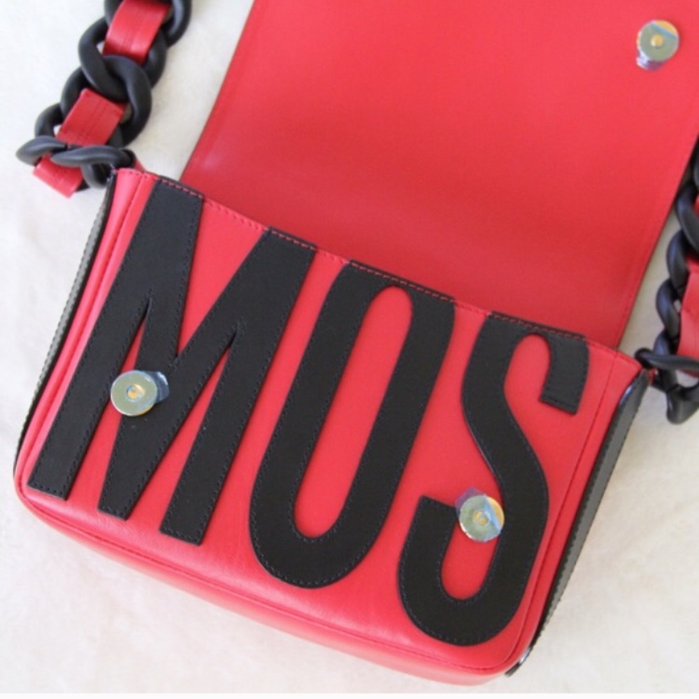 ✨HPx5✨Moschino Large Chain Crossbody Purse - Picture 5 of 8