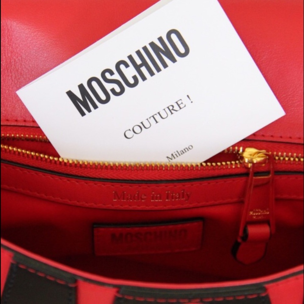 ✨HPx5✨Moschino Large Chain Crossbody Purse - Picture 6 of 8