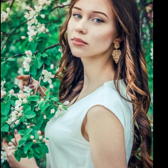 Chandelier drop earrings SILVER 2 hr sale - Picture 4 of 4