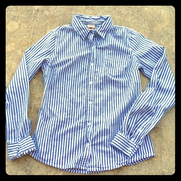 Mossimo Supply Co. Tops - 💜SALE💜 Mossimo Pin-Striped Button Up Shirt