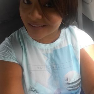 Meet your Posher, Amarilis