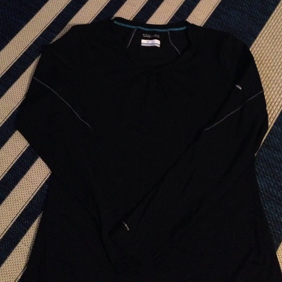 LOWEST PRICE Columbia Omni-Wick round neck