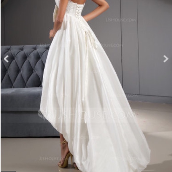 Ivory Wedding Dress - Picture 3 of 4