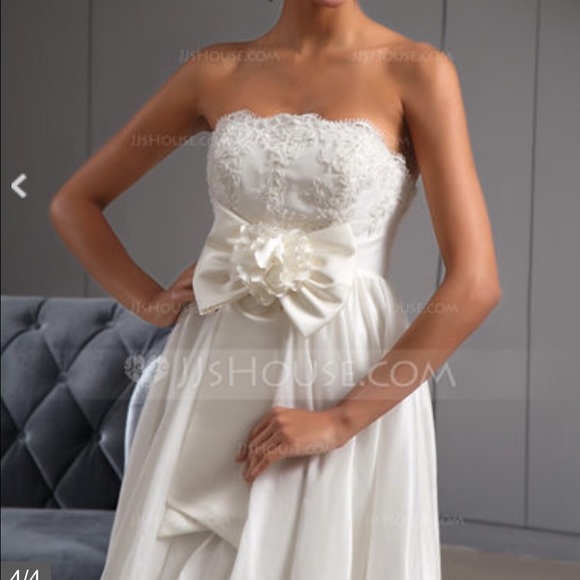 Ivory Wedding Dress - Picture 4 of 4