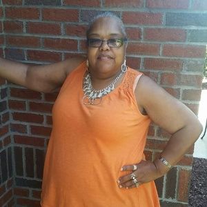 Meet your Posher, Angela