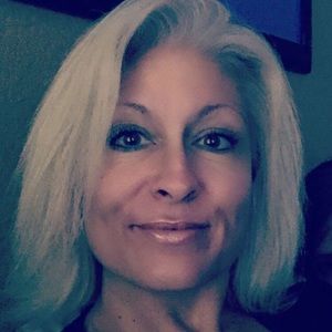 Meet your Posher, Leah