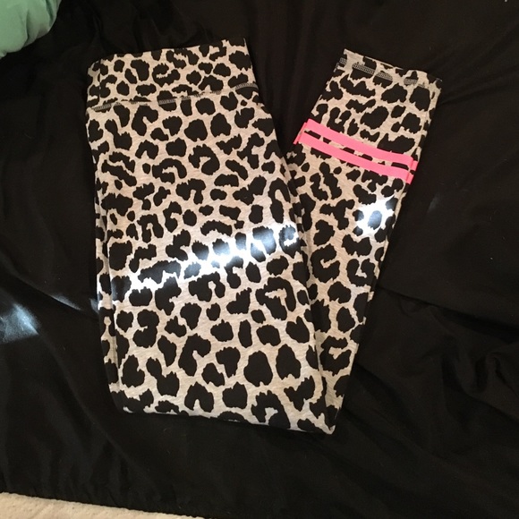 Gray leopard print leggings