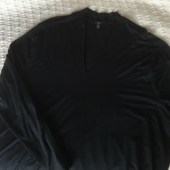 Knit V-neck blouse black