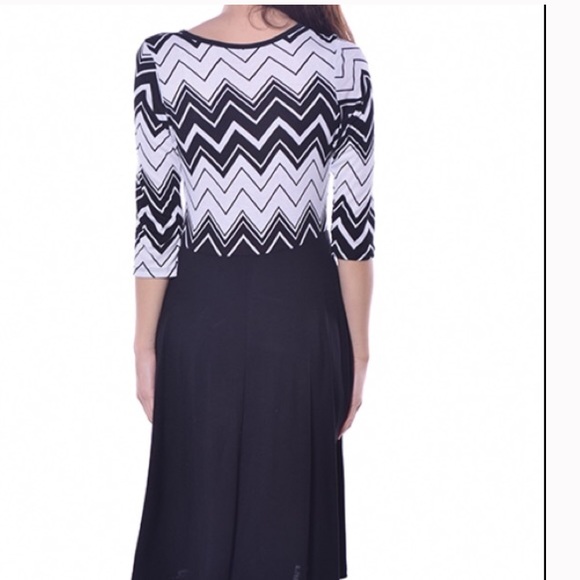 🎉HP🎉Geometric Midi Dress - Picture 1 of 4