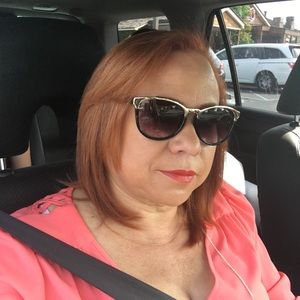 Meet your Posher, Elena