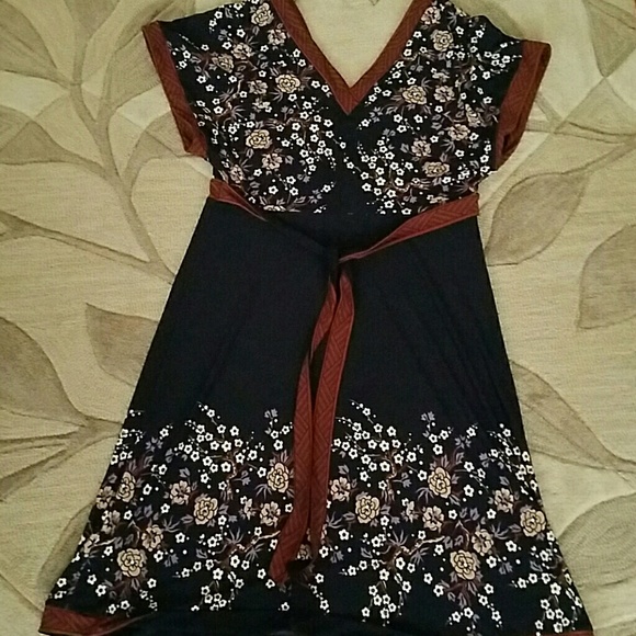 SALE TODAY BCBG MAXAZRIA DRESS - Picture 4 of 4