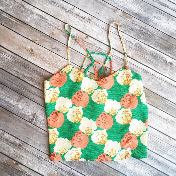 MOVING SALE ‼️ Jealous Tomato Floral Crop Top - Picture 2 of 4