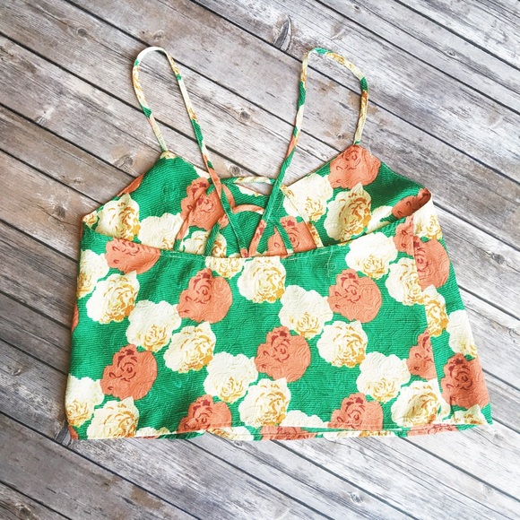 MOVING SALE ‼️ Jealous Tomato Floral Crop Top - Picture 3 of 4