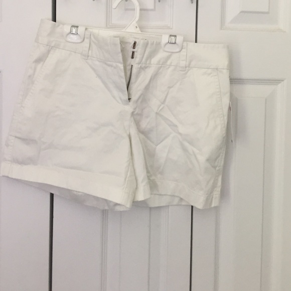 Never worn white shorts from vineyard vines - Picture 1 of 3