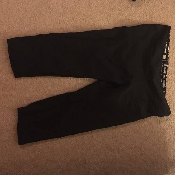 NW blackmilk cropped leggings size XL