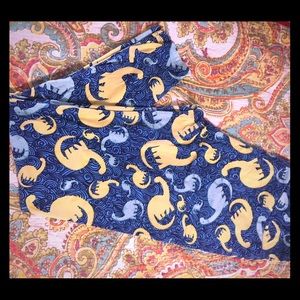 LuLaRoe TC blue Dino leggings.