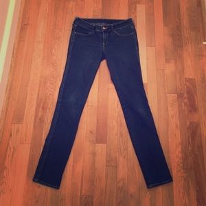 Dark skinny jeans