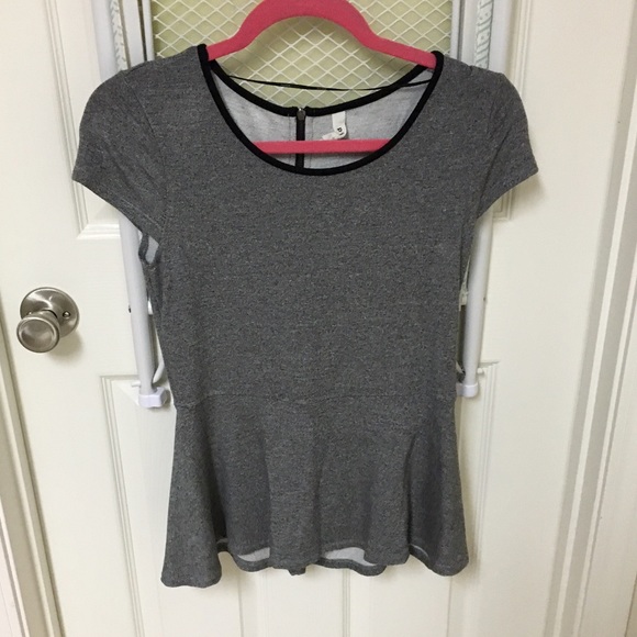 Pieces by Kensie Peplum Top small