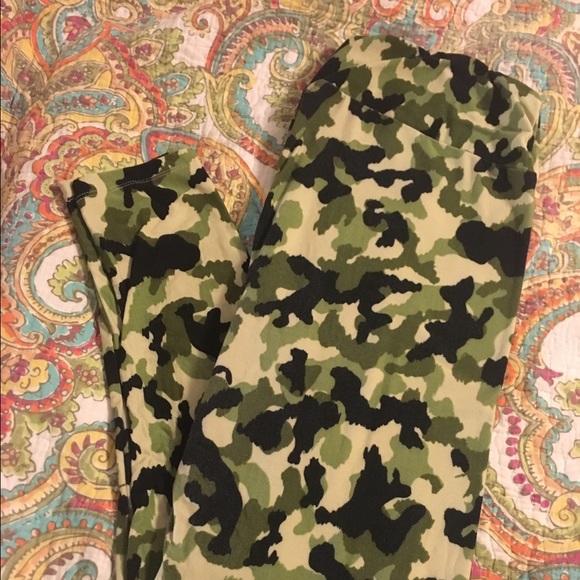 LuLaRoe TC leggings.