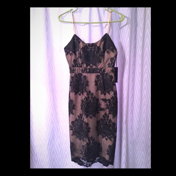 Nude dress with black lace size Small - Picture 1 of 4