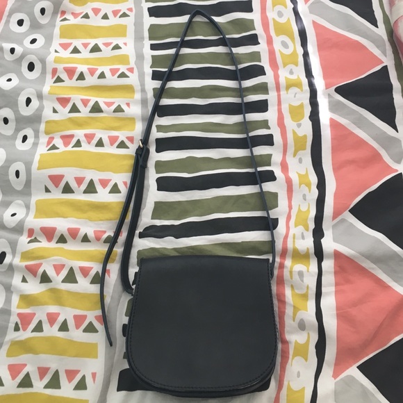 Black urban outfitters crossbody