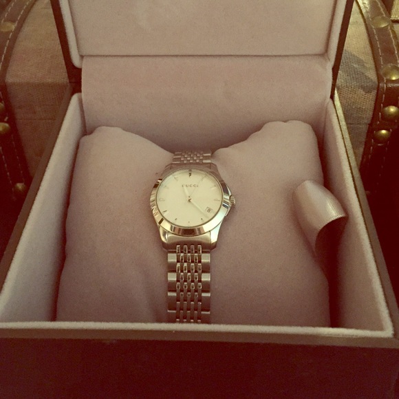 Gucci Women's Timeless Watch