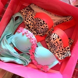 Blue and Pink Flower VS Bikini