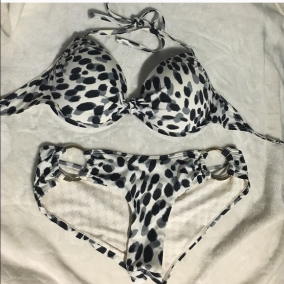 Victoria secret 34D/small
