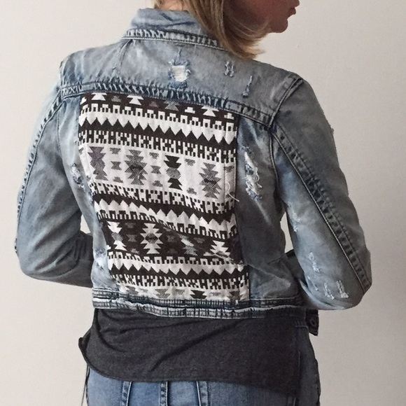 Cropped denim jacket