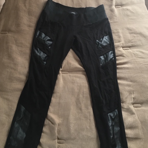 Highwaist leggings with pleather print