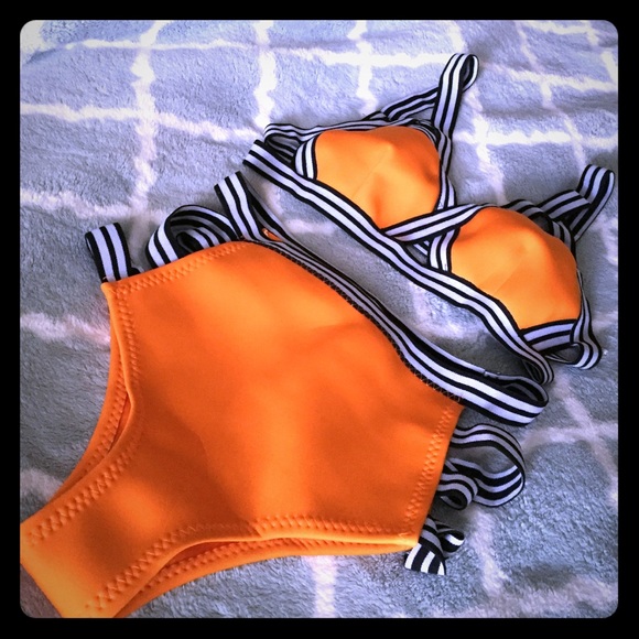 HIGH WAISTED EDGY bathing suit