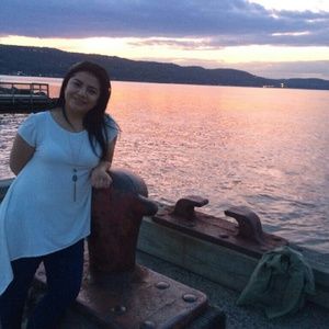 Meet your Posher, Nadia