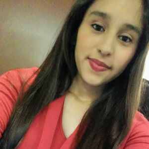 Meet your Posher, Yaquelin