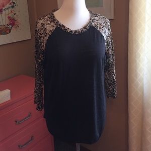 ⬇️ Lace Sleeve Baseball Tee