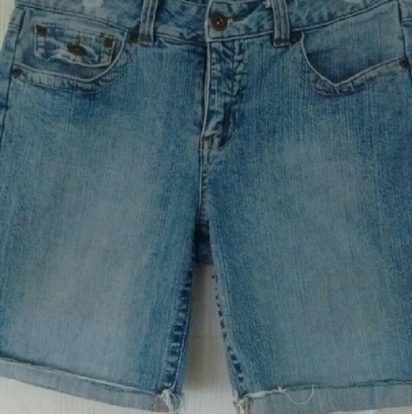 JEAN SHORTS LIKE NEW