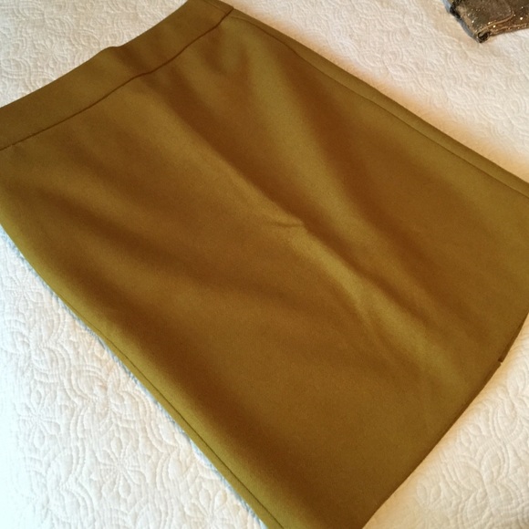 Beautiful mustard wool pencil skirt