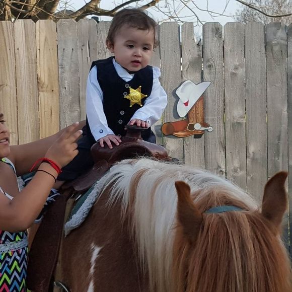 Meet your Posher, Oralia