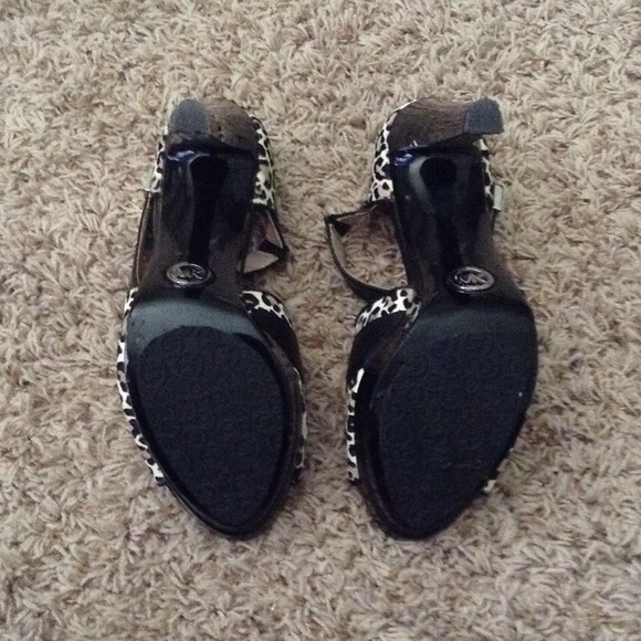 Michael Kors Beverly Platform Cheetah Haircalf - Picture 2 of 4