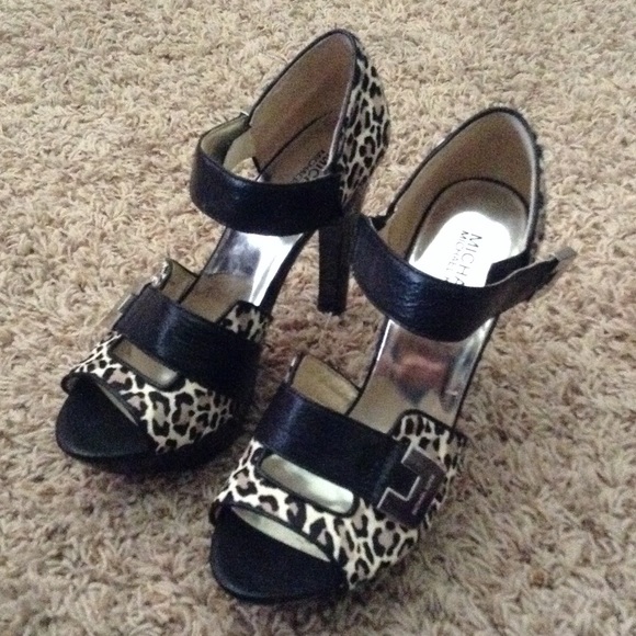 Michael Kors Beverly Platform Cheetah Haircalf - Picture 4 of 4