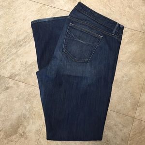 ⬇️ Gap Sexy Boot Jeans