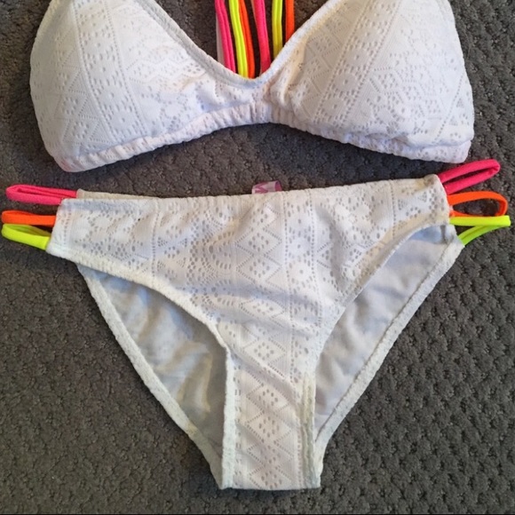 Bathing suit bottoms BRAND NEW * NEVER WORN - Picture 3 of 3