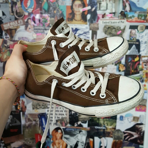 Brown lo-top Converse