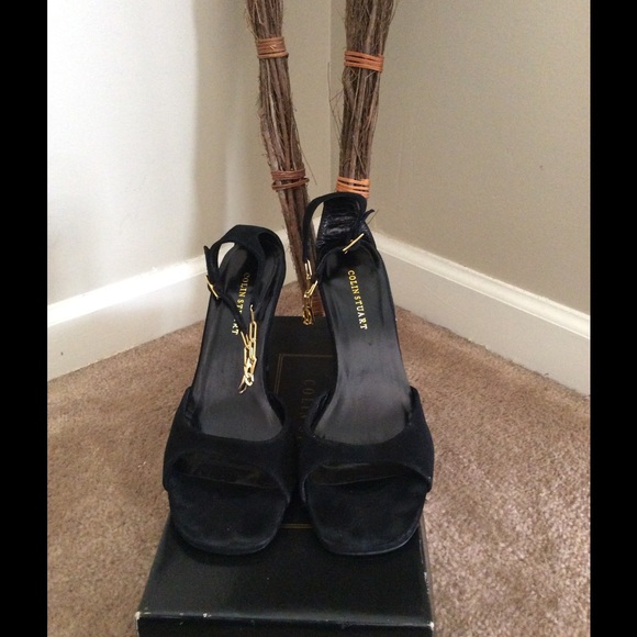 Shoes - Picture 2 of 4