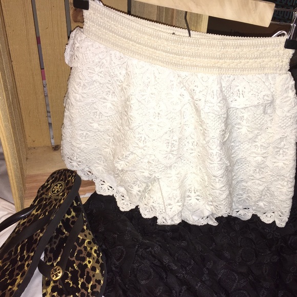 Boutique Pants - 5🌟 RATED I'm so Pretty Ivory Ruffled Shorts