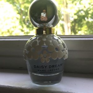Marc Jacobs Daisy Dream perfume