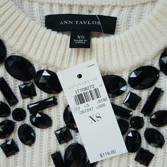 ❄Ann Taylor white jewel embellished sweater XS - Picture 3 of 5