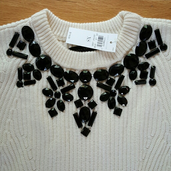 ❄Ann Taylor white jewel embellished sweater XS - Picture 2 of 5